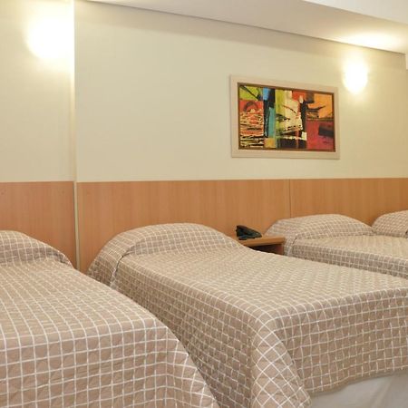 Lotus Hotel - A 6 Km Do Santuario De Aparecida-Sp Гуаратингета Экстерьер фото