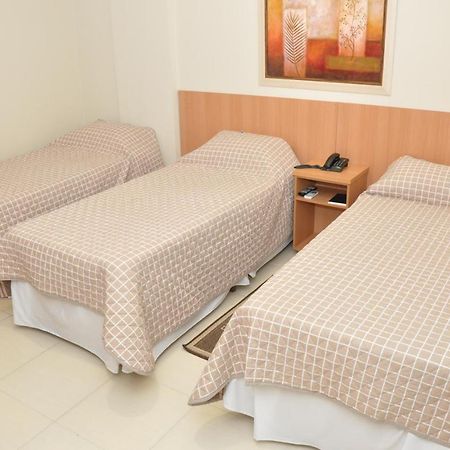 Lotus Hotel - A 6 Km Do Santuario De Aparecida-Sp Гуаратингета Экстерьер фото