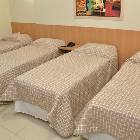 Lotus Hotel - A 6 Km Do Santuario De Aparecida-Sp Гуаратингета Экстерьер фото