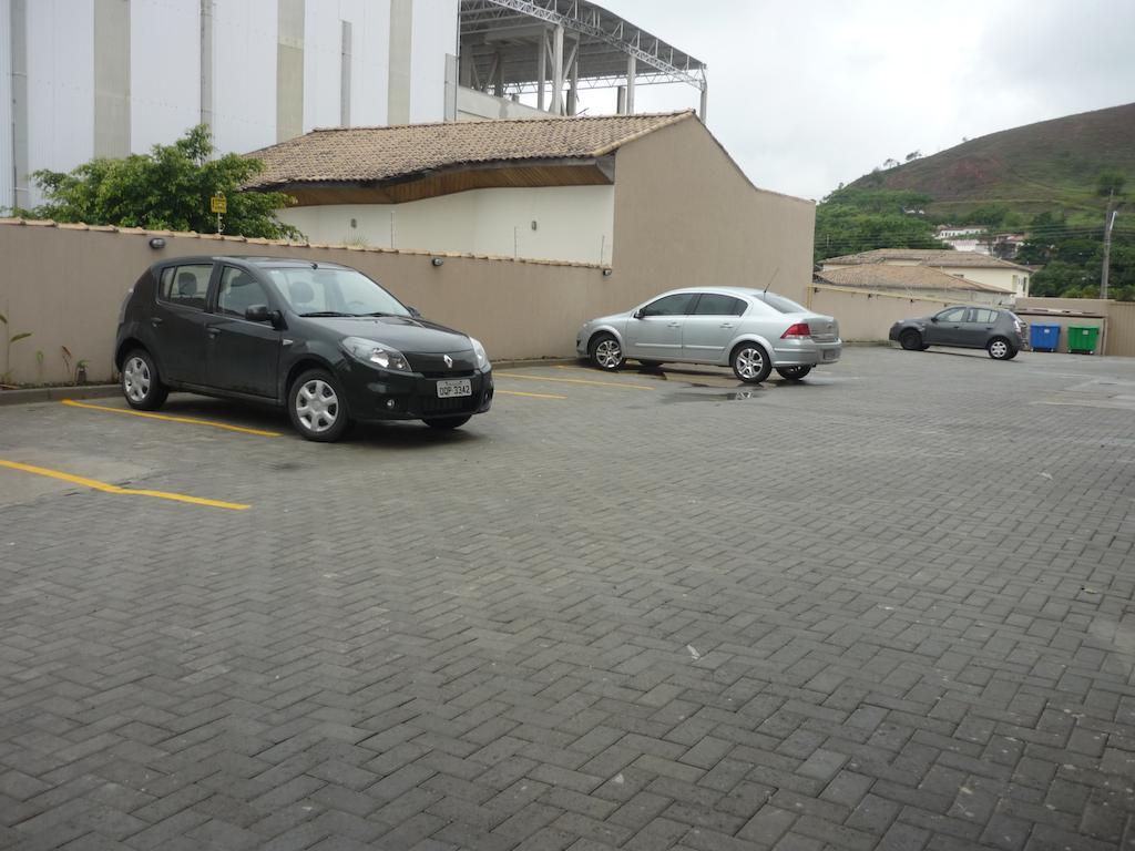 Lotus Hotel - A 6 Km Do Santuario De Aparecida-Sp Гуаратингета Экстерьер фото
