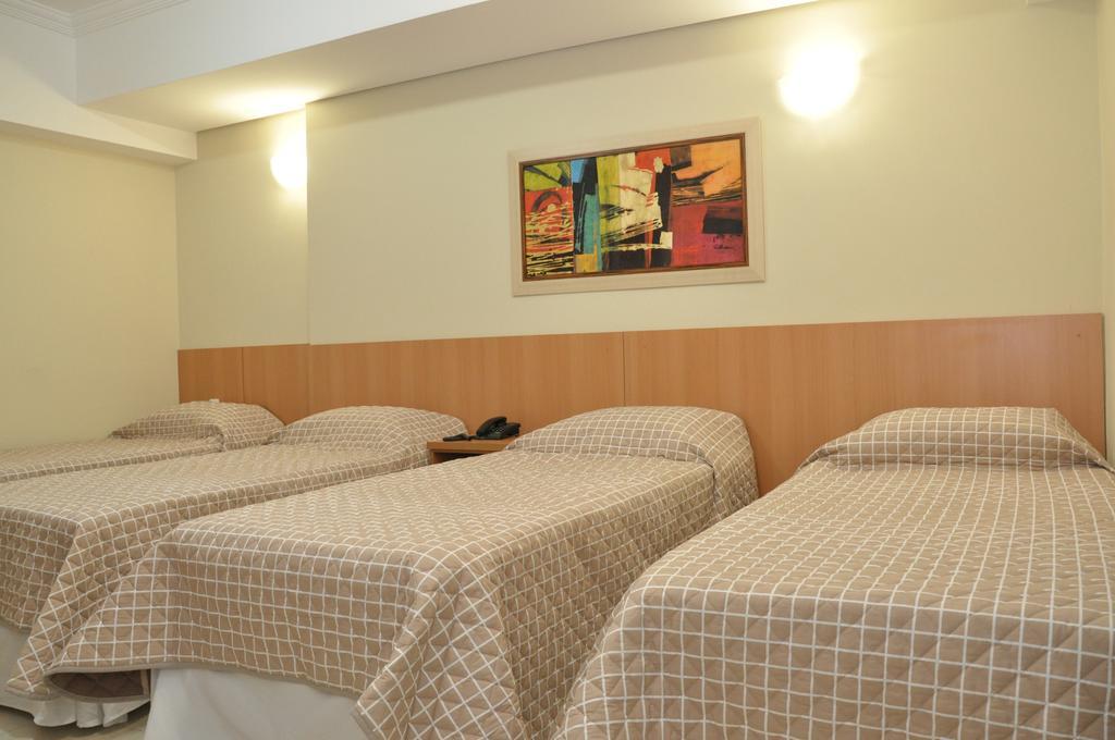 Lotus Hotel - A 6 Km Do Santuario De Aparecida-Sp Гуаратингета Экстерьер фото