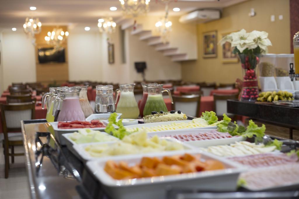 Lotus Hotel - A 6 Km Do Santuario De Aparecida-Sp Гуаратингета Экстерьер фото