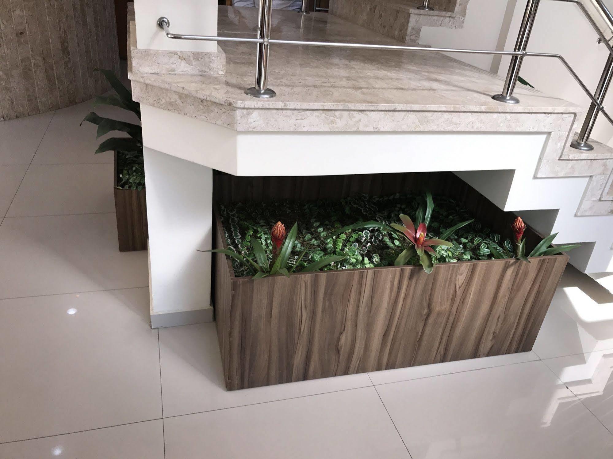 Lotus Hotel - A 6 Km Do Santuario De Aparecida-Sp Гуаратингета Экстерьер фото