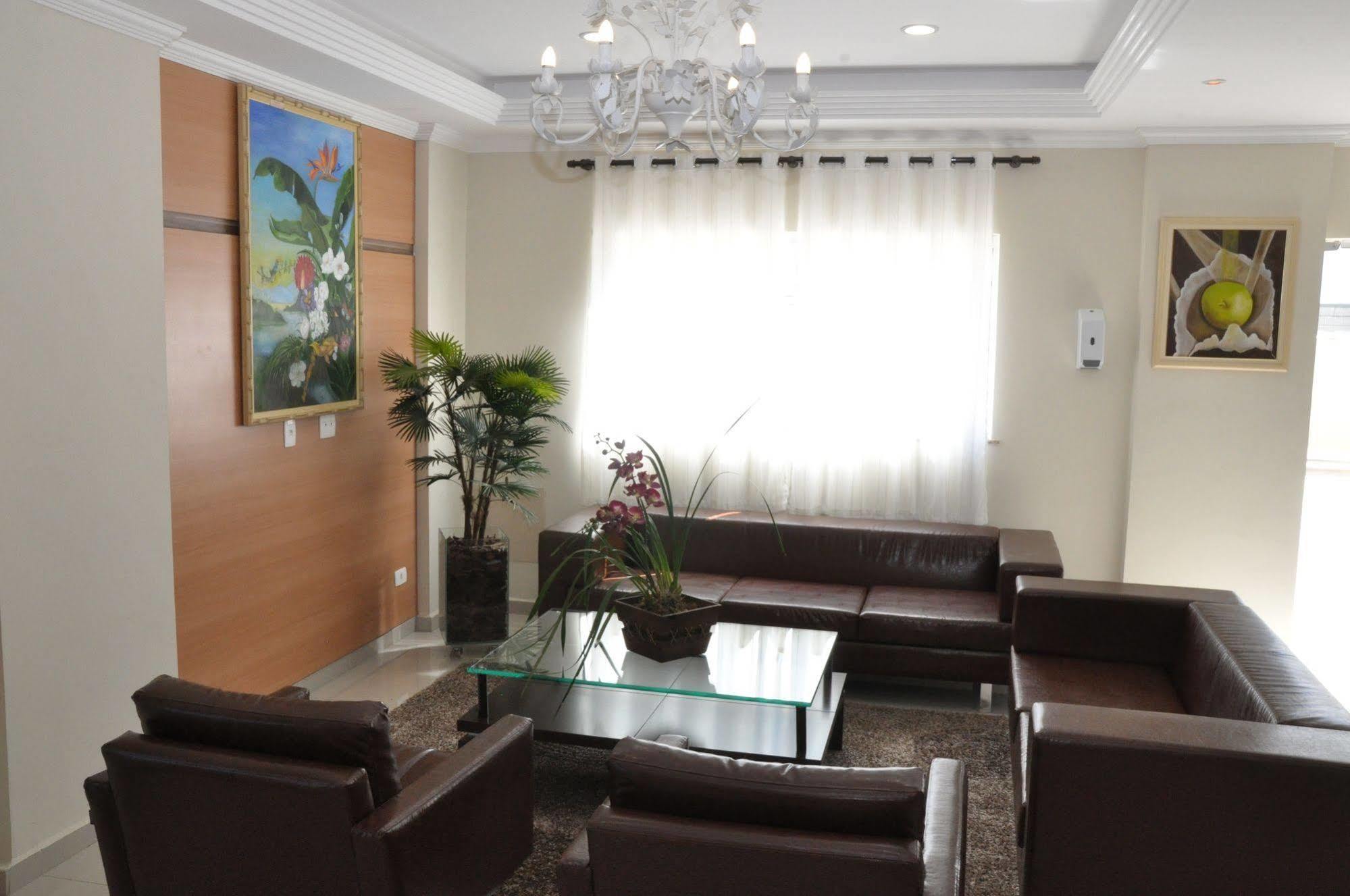 Lotus Hotel - A 6 Km Do Santuario De Aparecida-Sp Гуаратингета Экстерьер фото